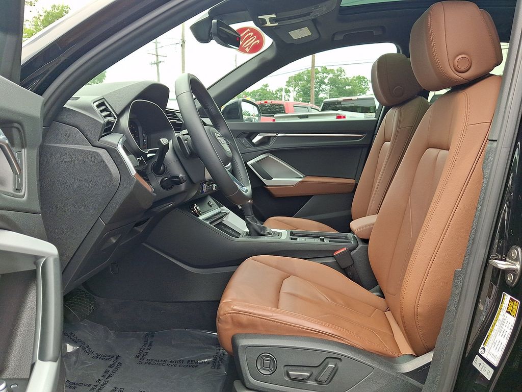 Thumbnail: 2021 Audi Q3 - 13