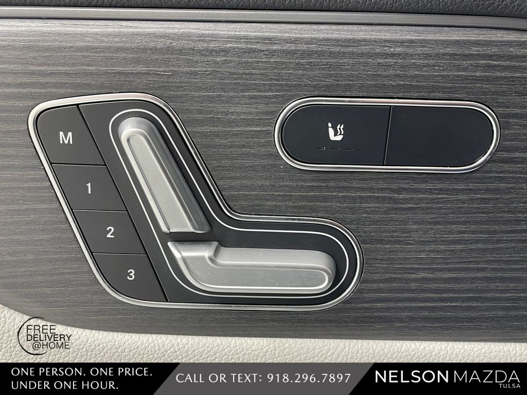 Used 2021 Blue Mercedes-Benz GLB 250 image 19