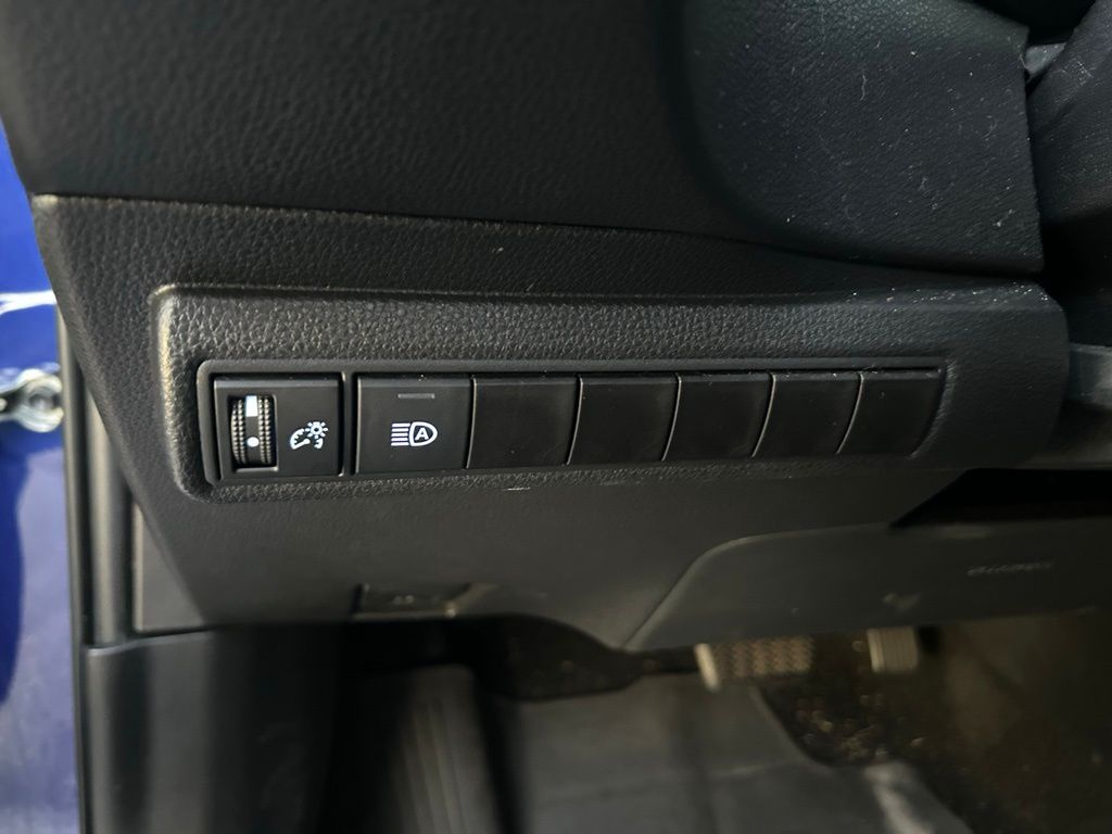 Thumbnail: 2021 Toyota Corolla - 18