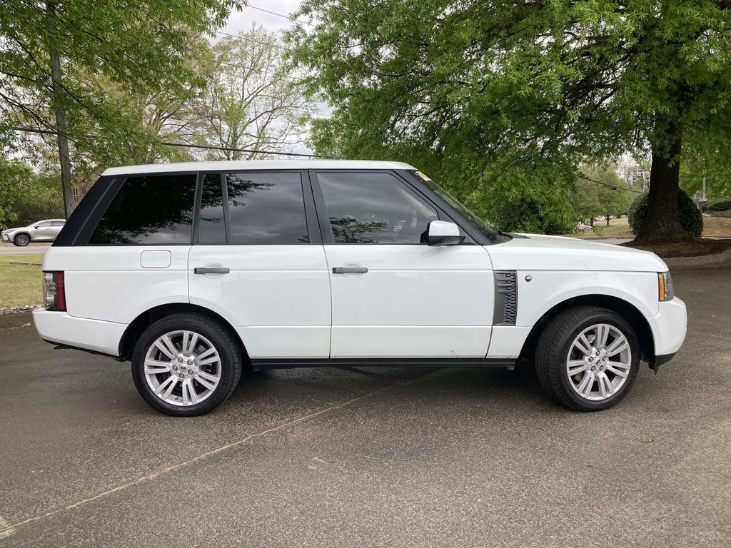 Used 2011 White Land Rover HSE image 2