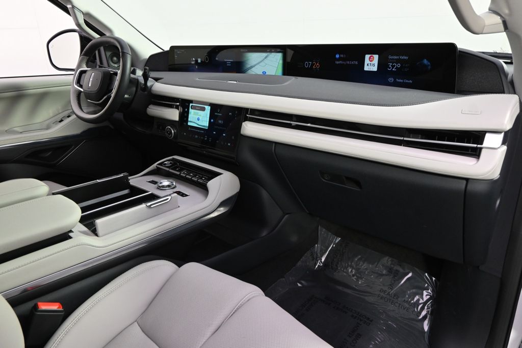 New 2026 White Lincoln Reserve image 15