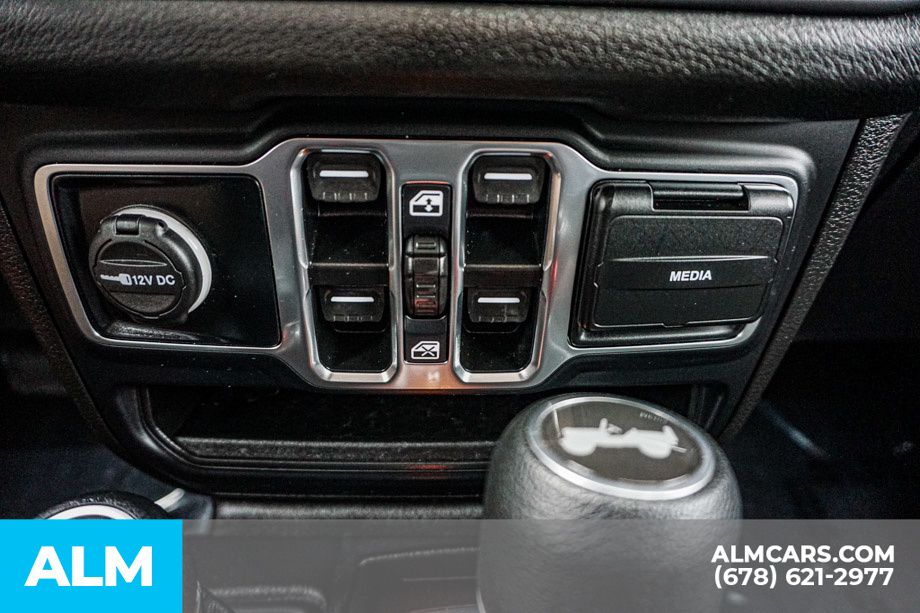 Used 2025 White Jeep Sport S image 45