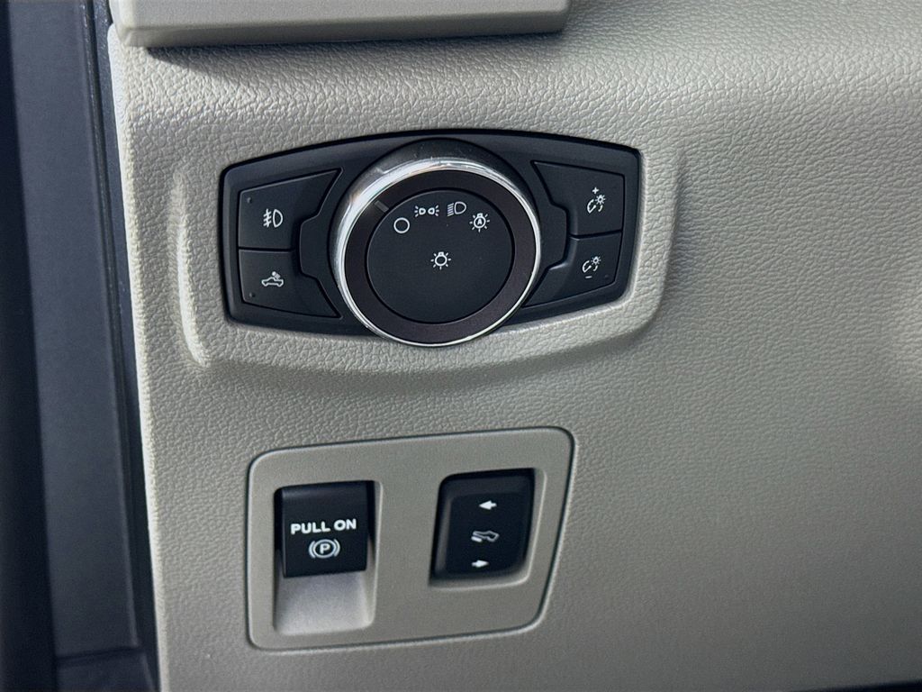 2019 Ford F-150 Lariat 10