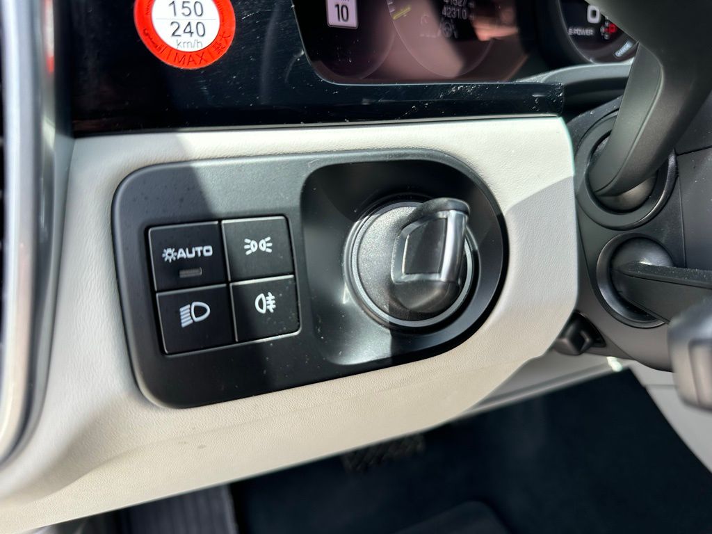 Thumbnail: 2023 Porsche  - 17