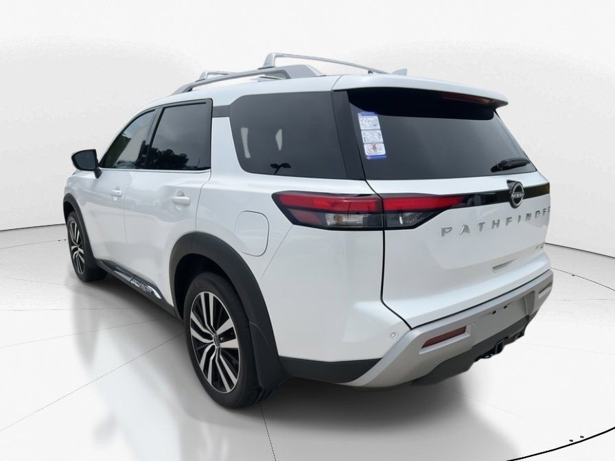 2025 Everest White Pearl Tricoat Nissan Pathfinder Platinum 4X4 SUV