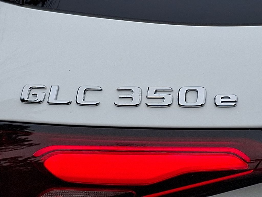 2025 Mercedes-Benz GLC 350 25