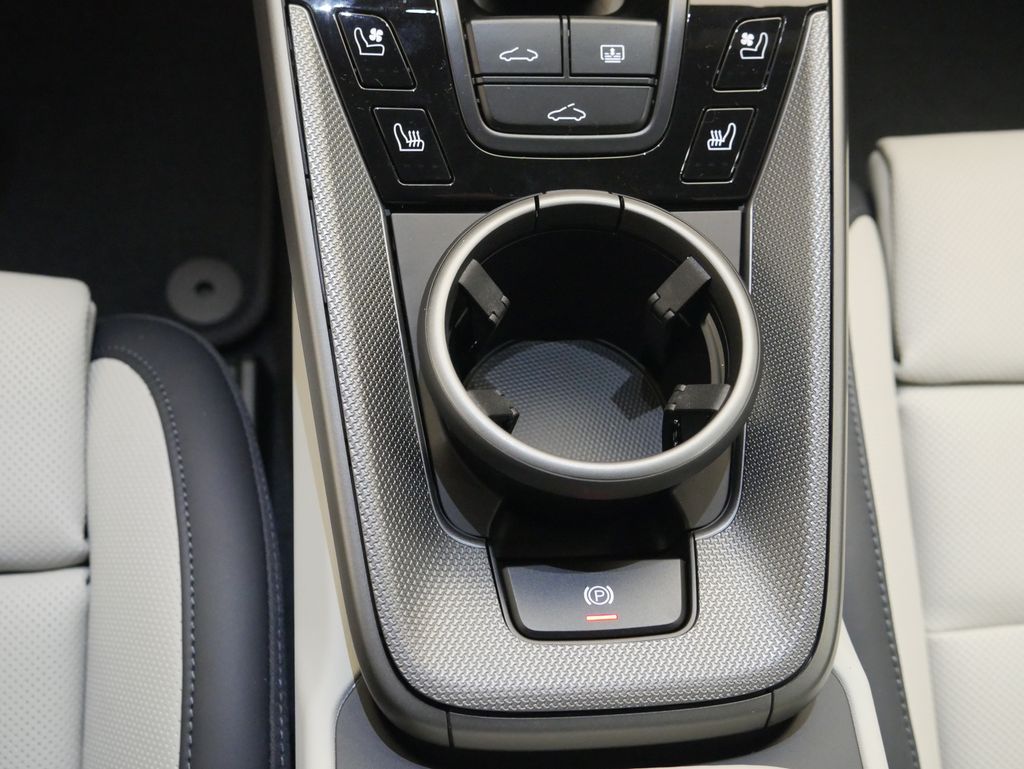 Thumbnail: 2026 Porsche 911 - 29