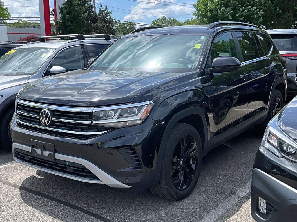 2023 Volkswagen Atlas — photo 3
