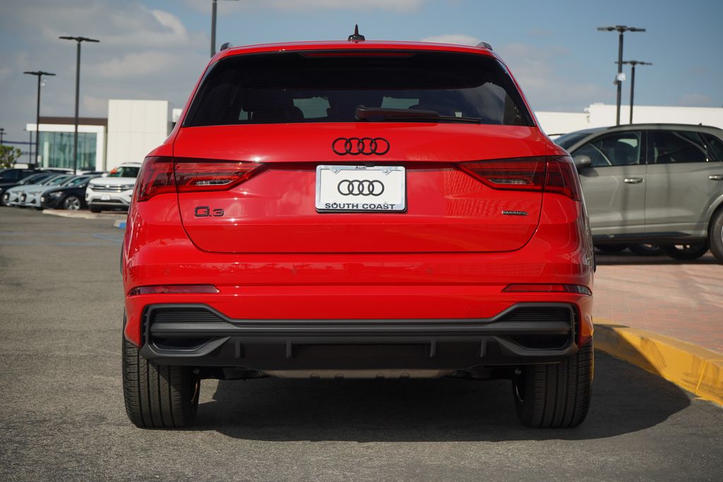 Thumbnail: 2025 Audi Q3 - 4