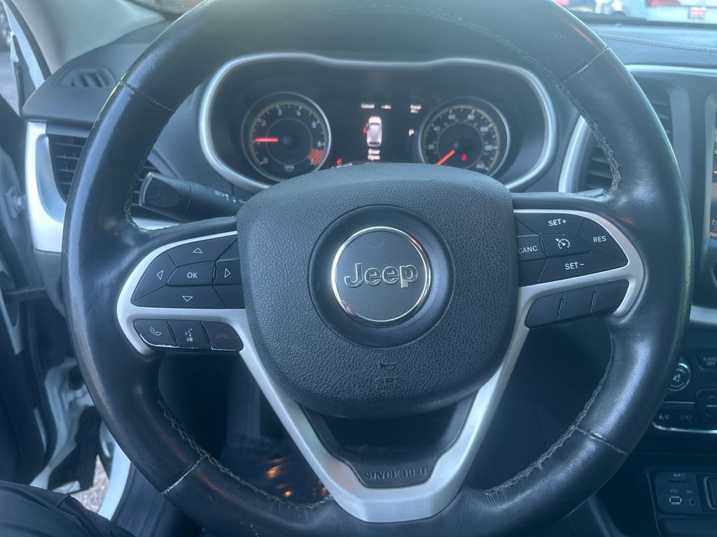 Used 2015 White Jeep Limited image 12
