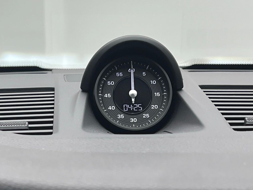 Thumbnail: 2024 Porsche 911 - 13