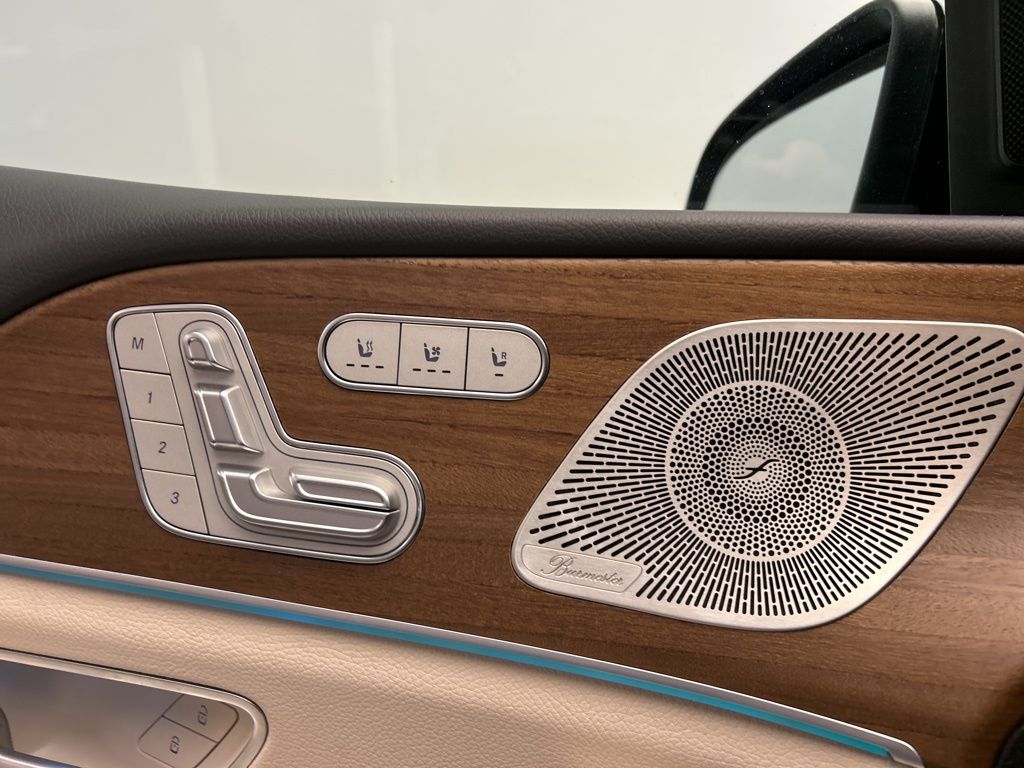 Thumbnail: 2023 Mercedes-Benz GLS - 23