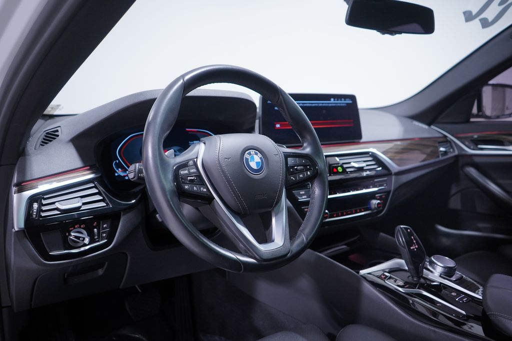 Thumbnail: 2022 BMW 5 Series - 6