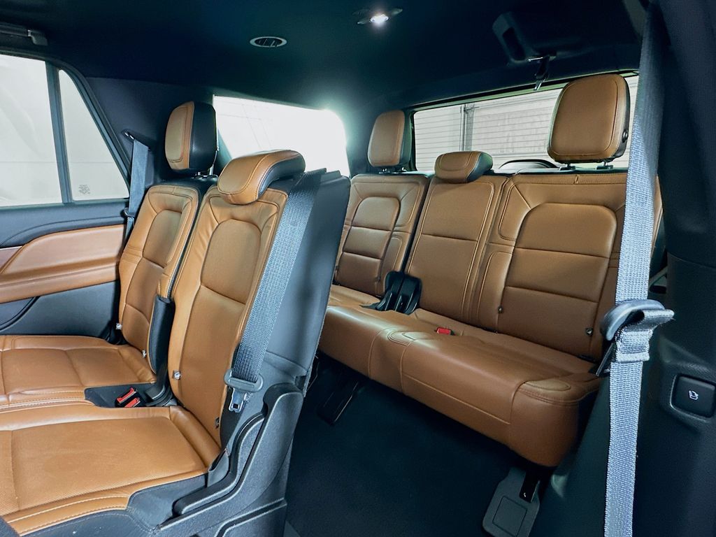 Thumbnail: 2020 Lincoln Navigator - 30