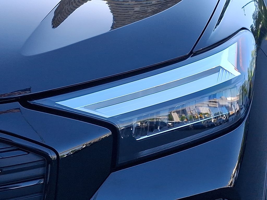 Thumbnail: 2023 Audi Q4 e-tron - 9
