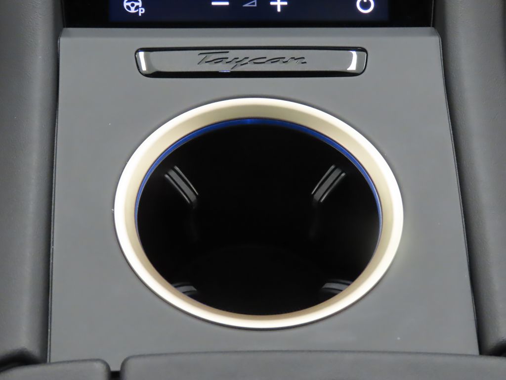 Thumbnail: 2025 Porsche Taycan - 27