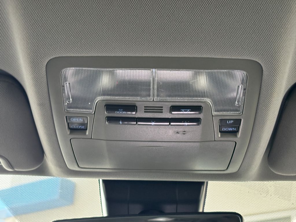 Thumbnail: 2019 Toyota Highlander - 22