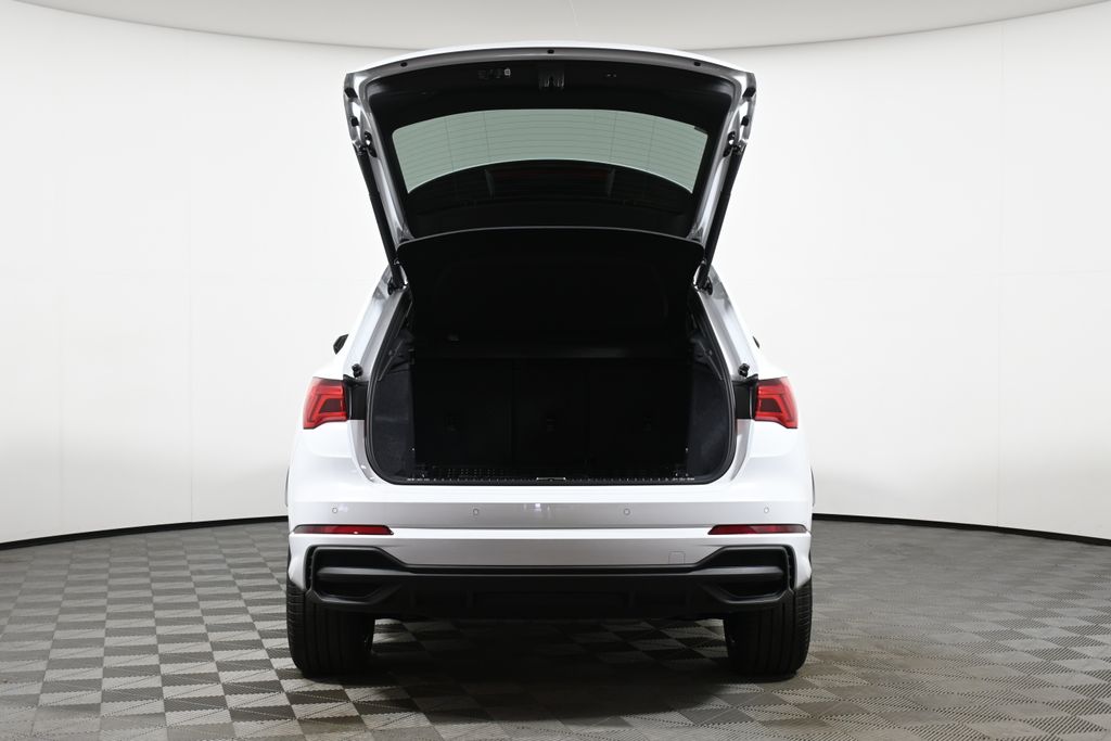 2025 Audi Q3  28