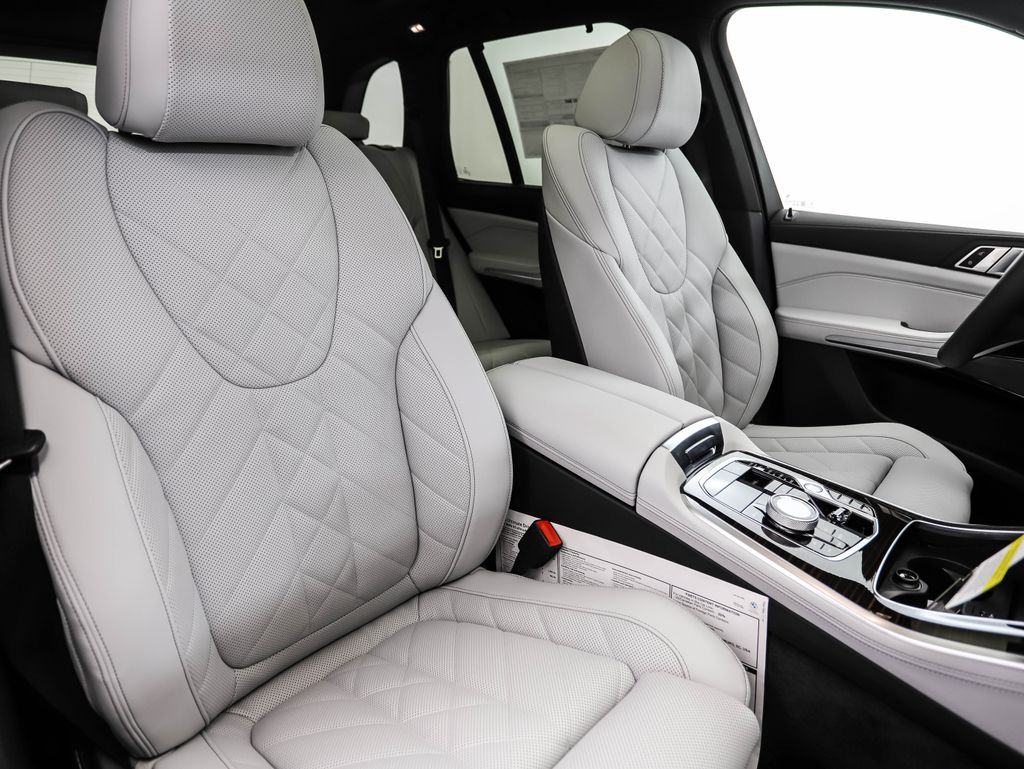 Thumbnail: 2026 BMW X5 - 32