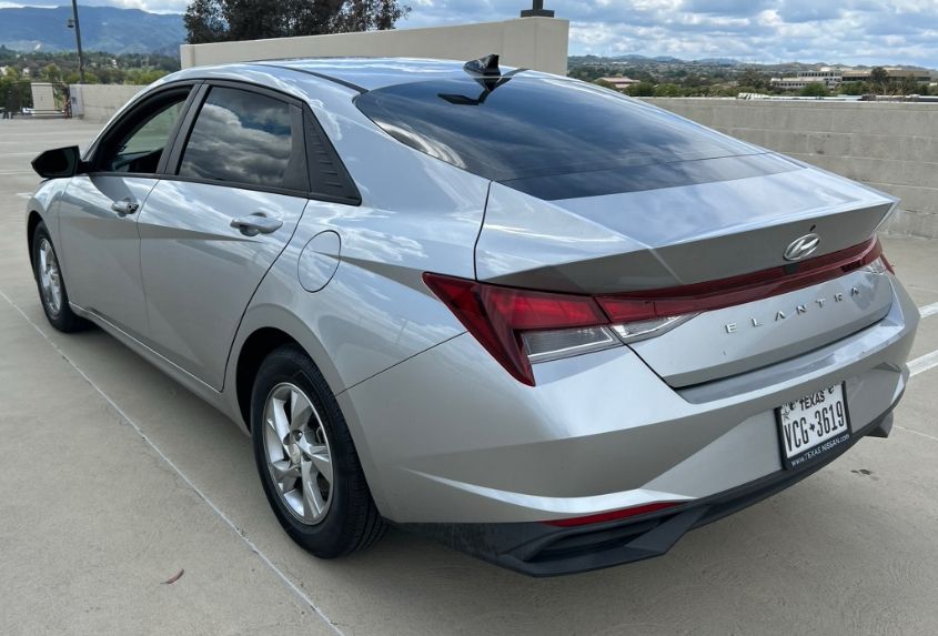 Used 2021 Hyundai Elantra SE 4D Sedan