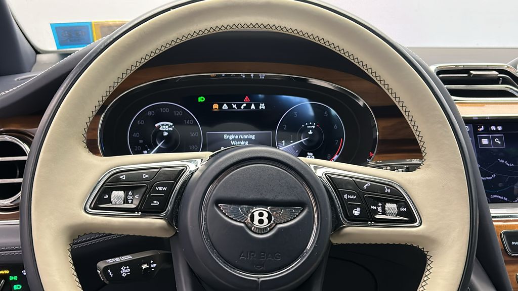 2021 Bentley Bentayga  13