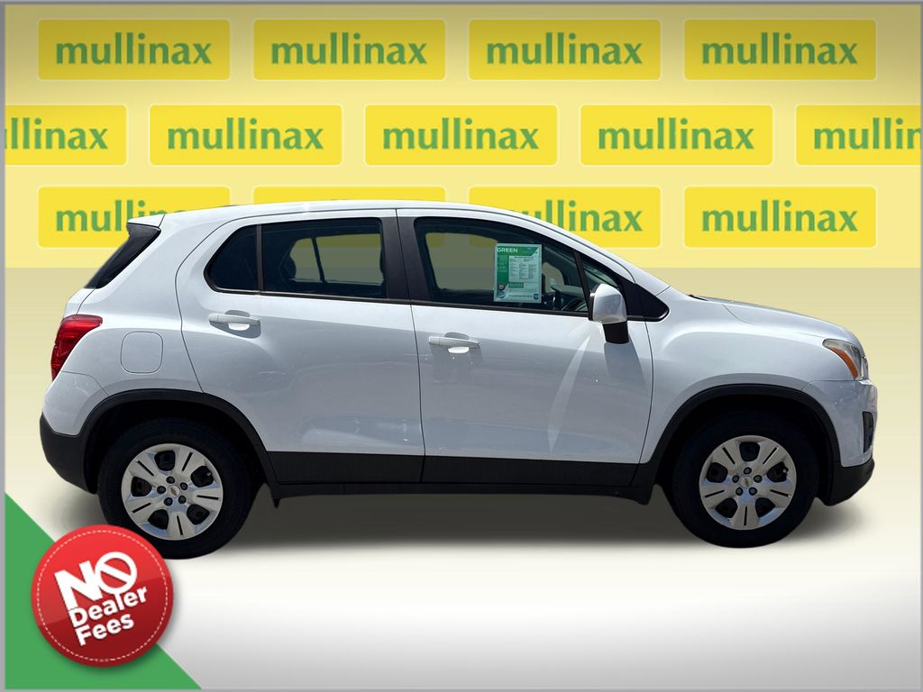 Used 2016 White Chevrolet LS image 2