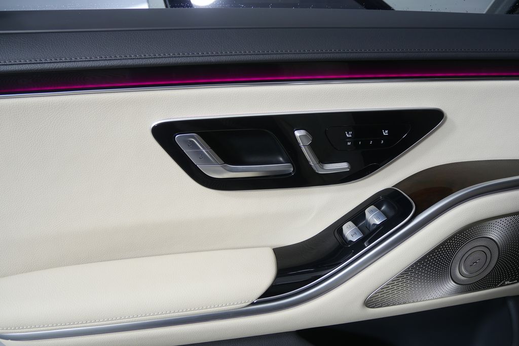 Thumbnail: 2022 Mercedes-Benz S-Class - 13