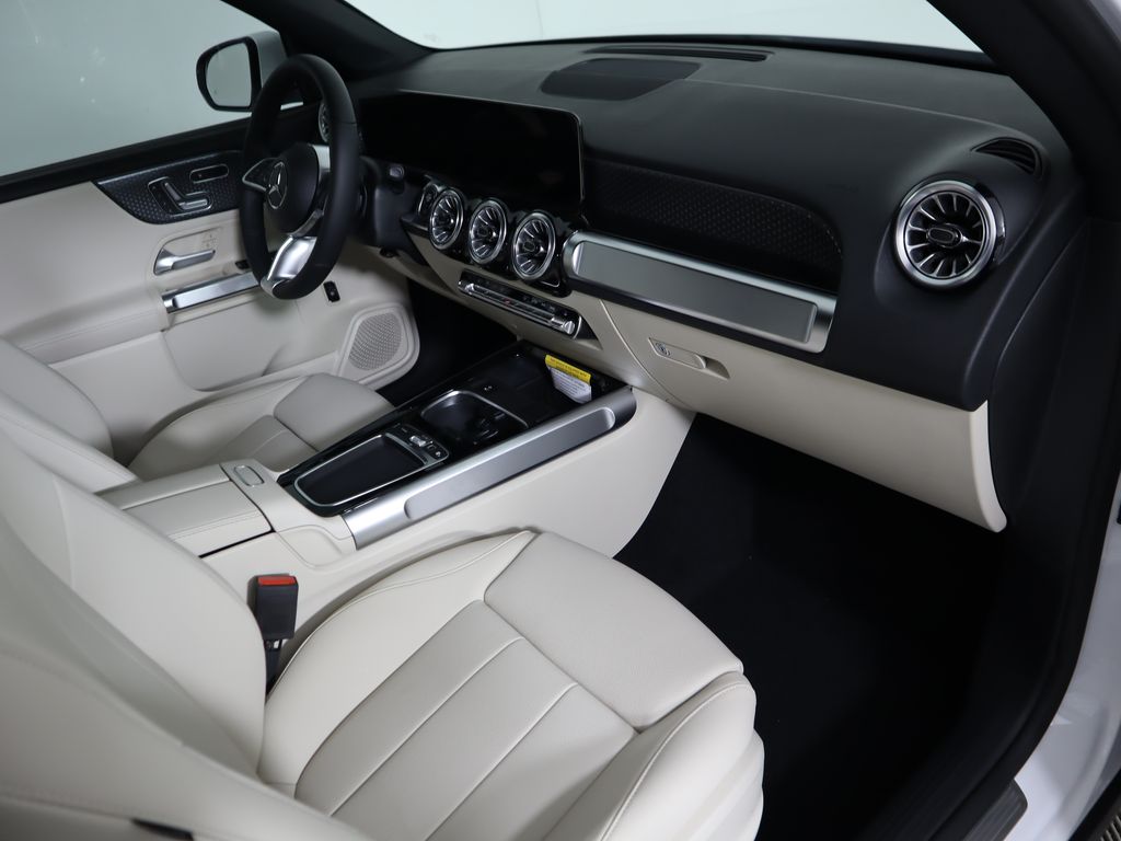 Thumbnail: 2025 Mercedes-Benz GLB - 17