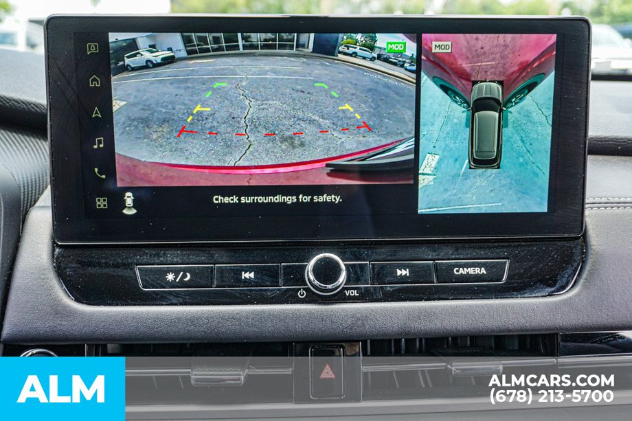 Used 2025 Red Mitsubishi SE image 38