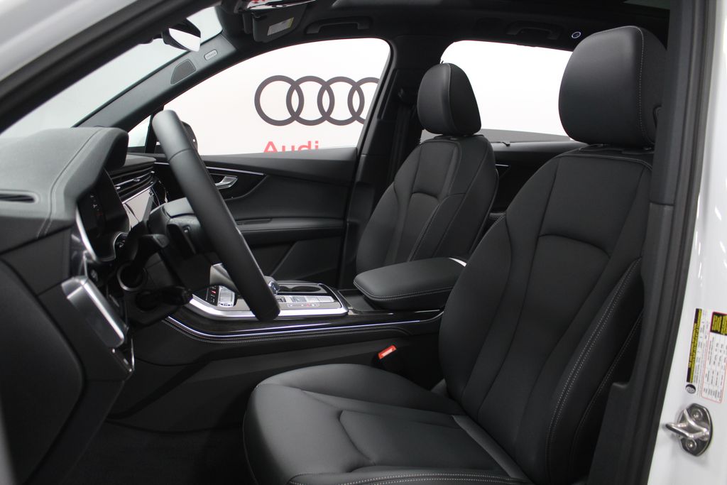 Thumbnail: 2026 Audi Q7 - 13