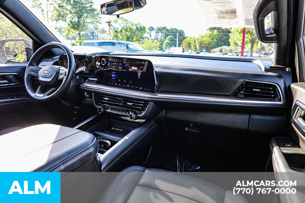 Used 2025 Black Chevrolet LT image 31