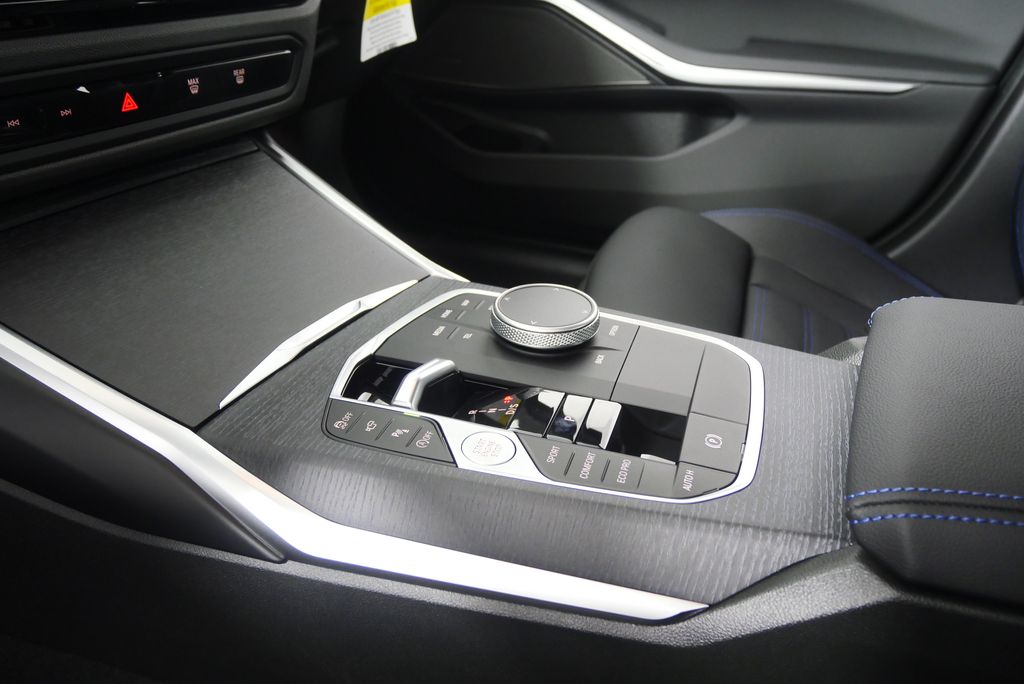 Thumbnail: 2025 BMW 3 Series - 22