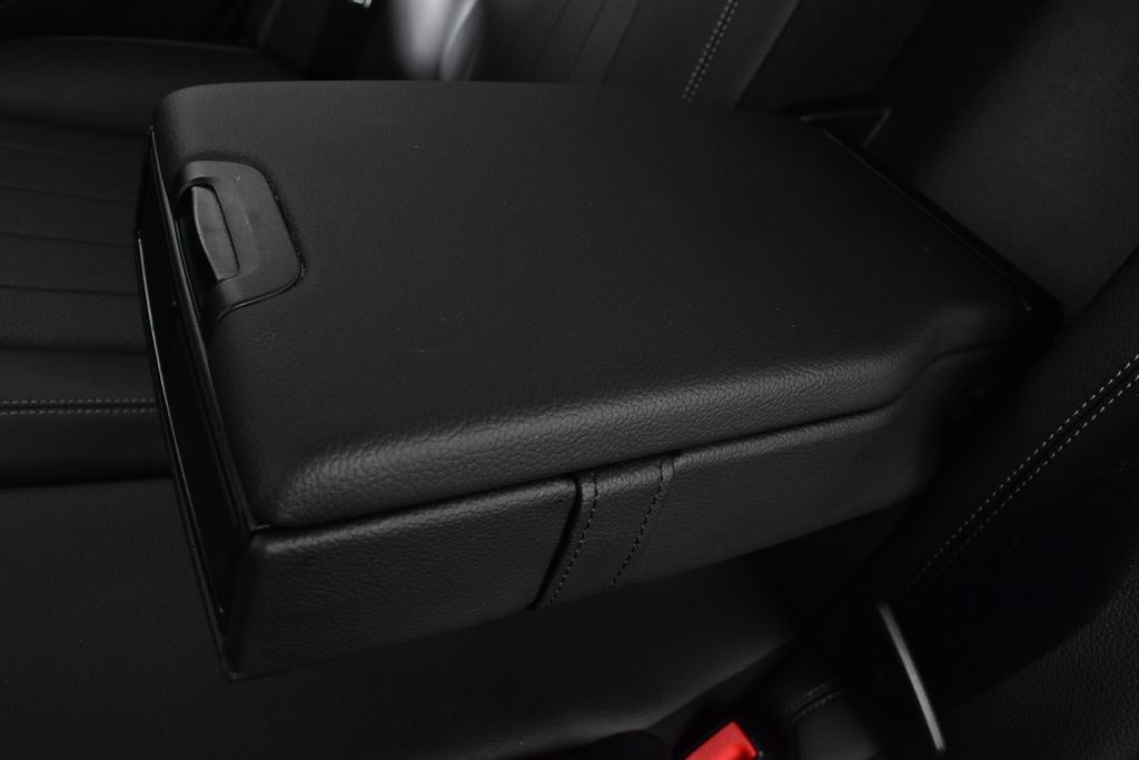 Thumbnail: 2023 Mercedes-Benz E-Class - 32