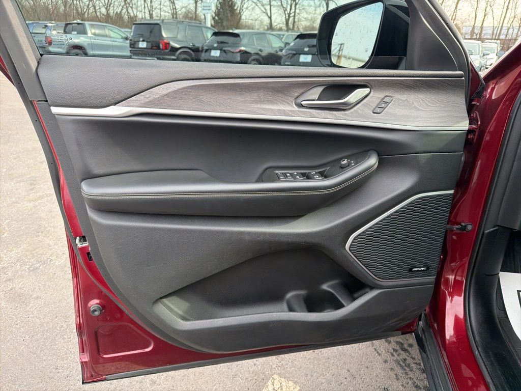 Thumbnail: 2021 Jeep Grand Cherokee L - 19