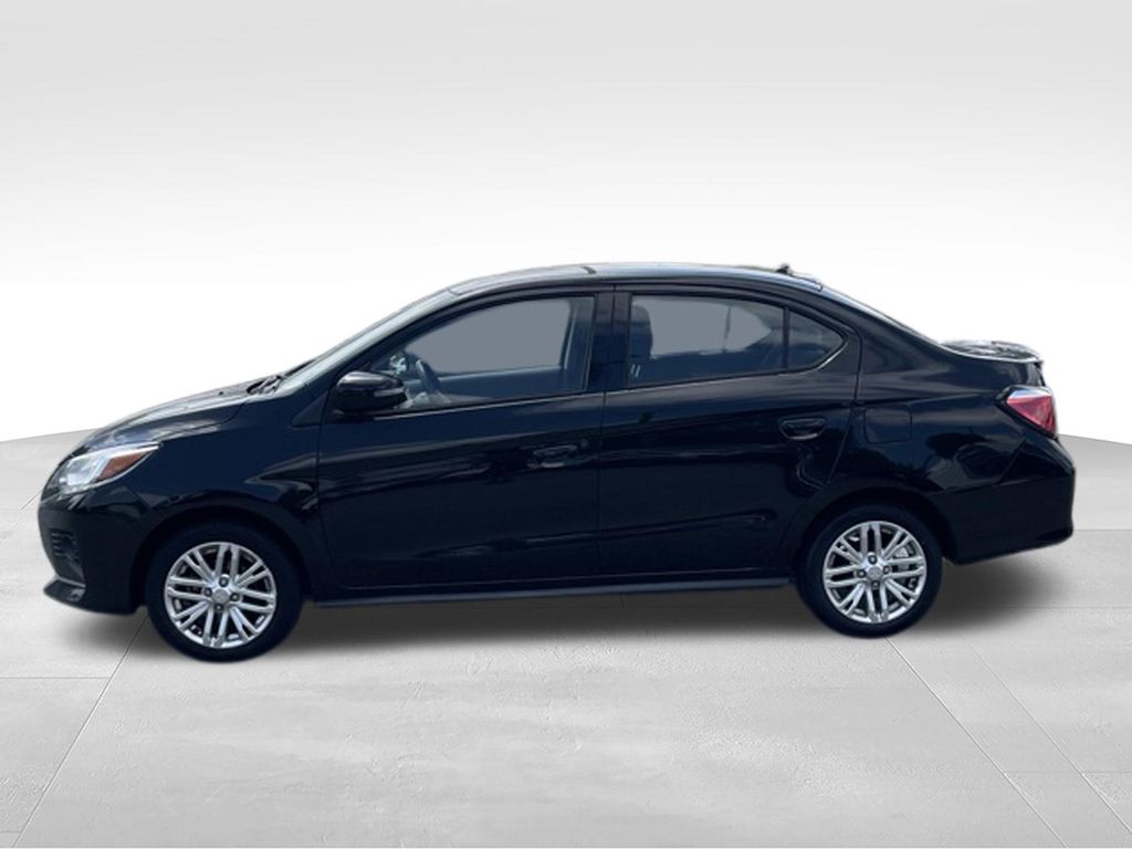 Used 2022 Black Mitsubishi SE image 2