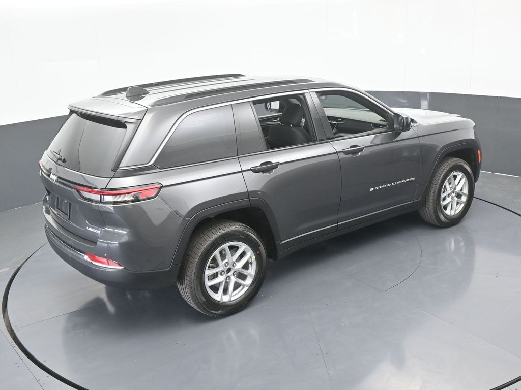 New 2026 Baltic Gray Metallic Clearcoat Jeep Laredo image 49
