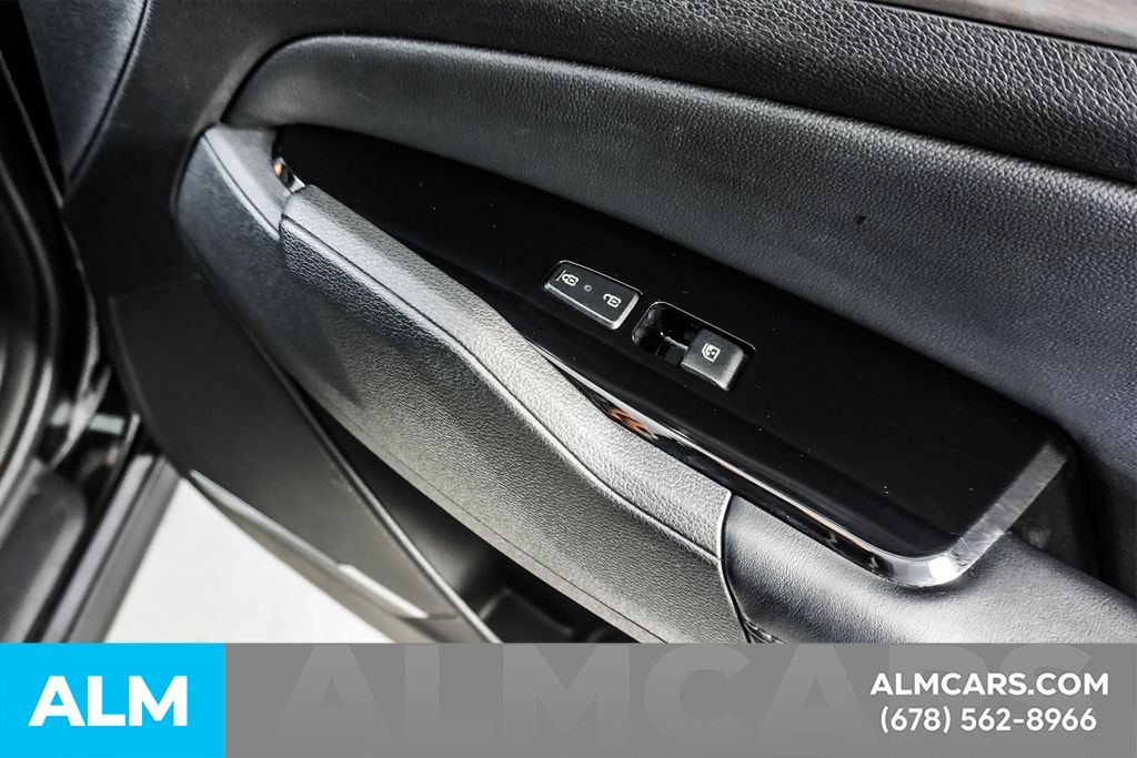 Used 2025 Black Kia X-Line image 46