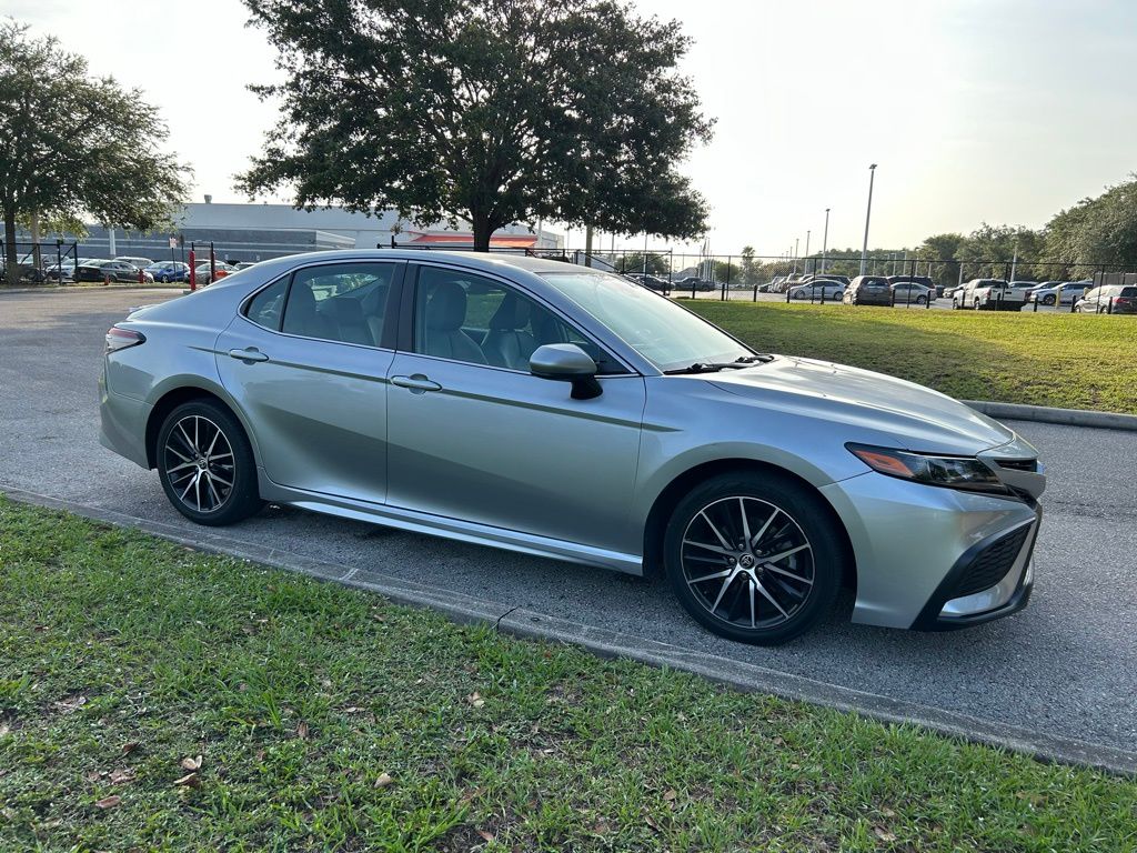 2021 Toyota Camry SE 7
