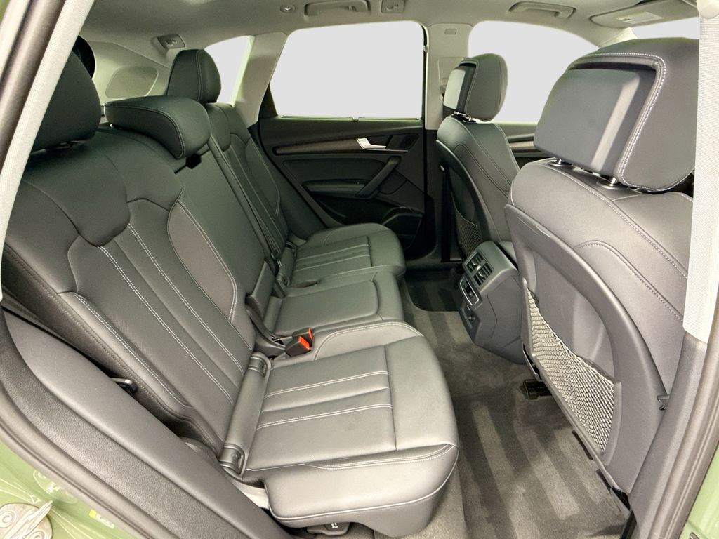 Thumbnail: 2025 Audi Q5 - 21