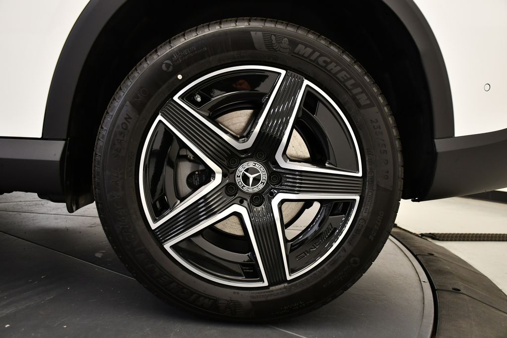 Thumbnail: 2026 Mercedes-Benz GLC - 14