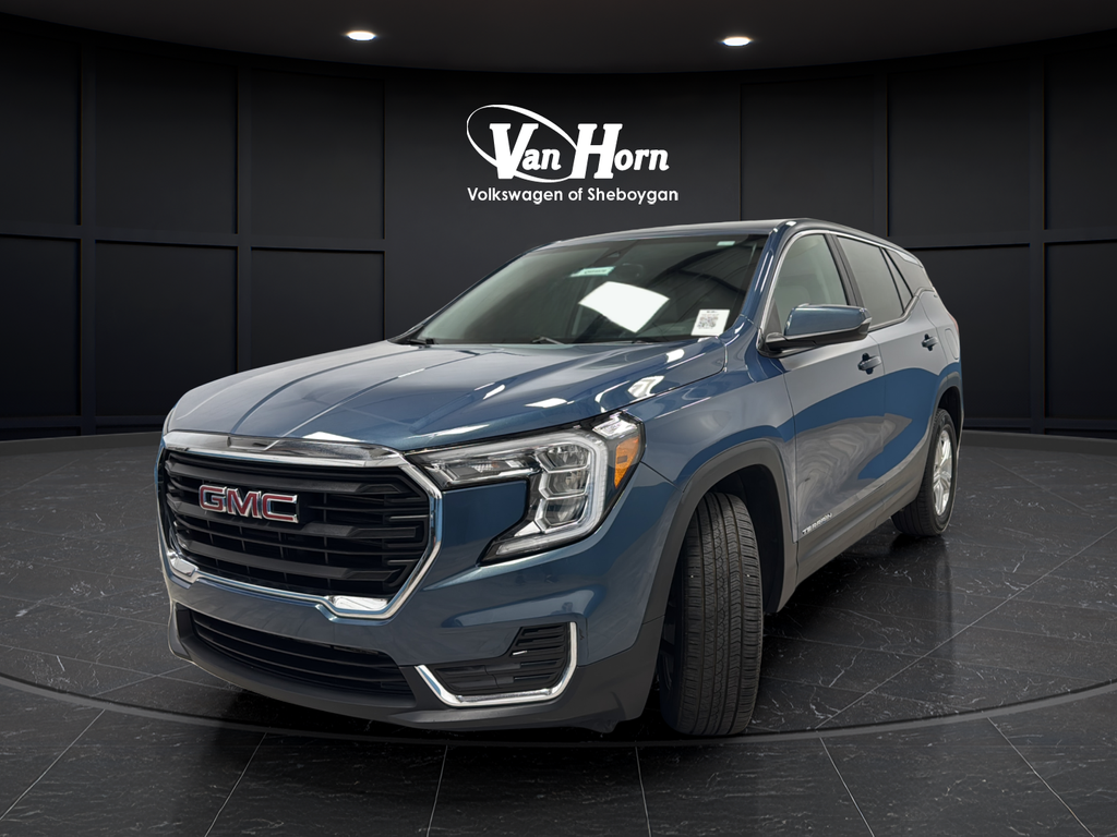 Used 2024 Downpour Metallic GMC SLE image 3