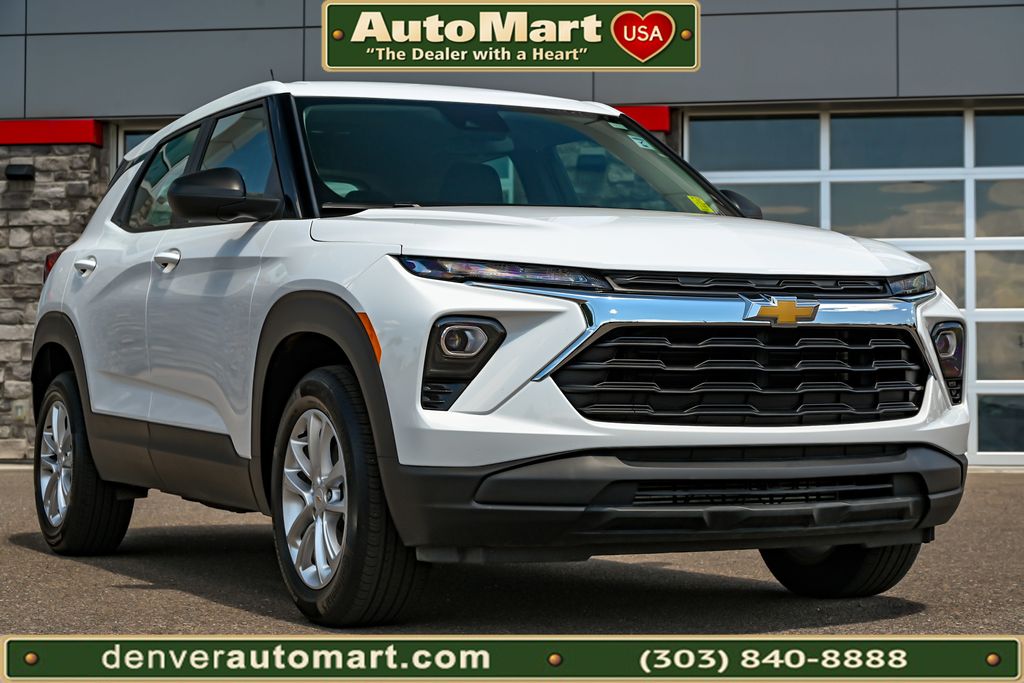 Summit White 2026 Chevrolet Trailblazer SUV / Crossover Four-Wheel Drive 9-Speed Automatic