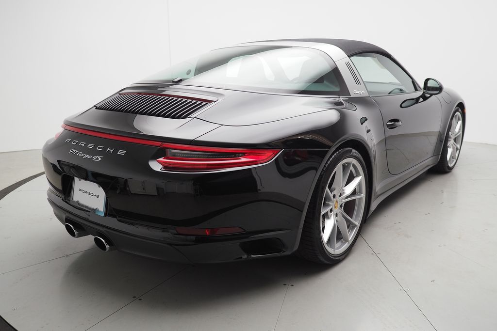 Thumbnail: 2019 Porsche 911 - 5
