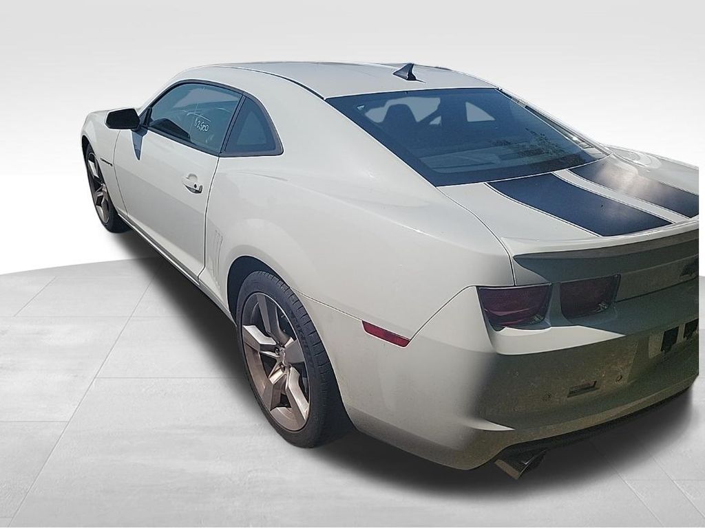 Used 2010 White Chevrolet SS image 2