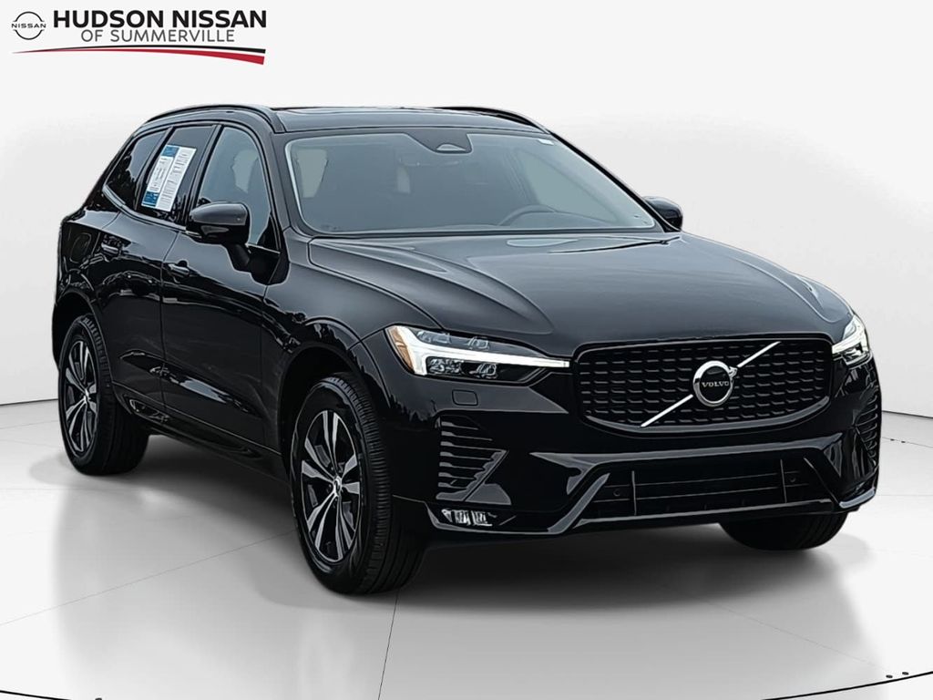 2025 Volvo XC60 B5 Core Dark Theme AWD