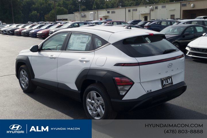 New 2026 White HYUNDAI SE image 11