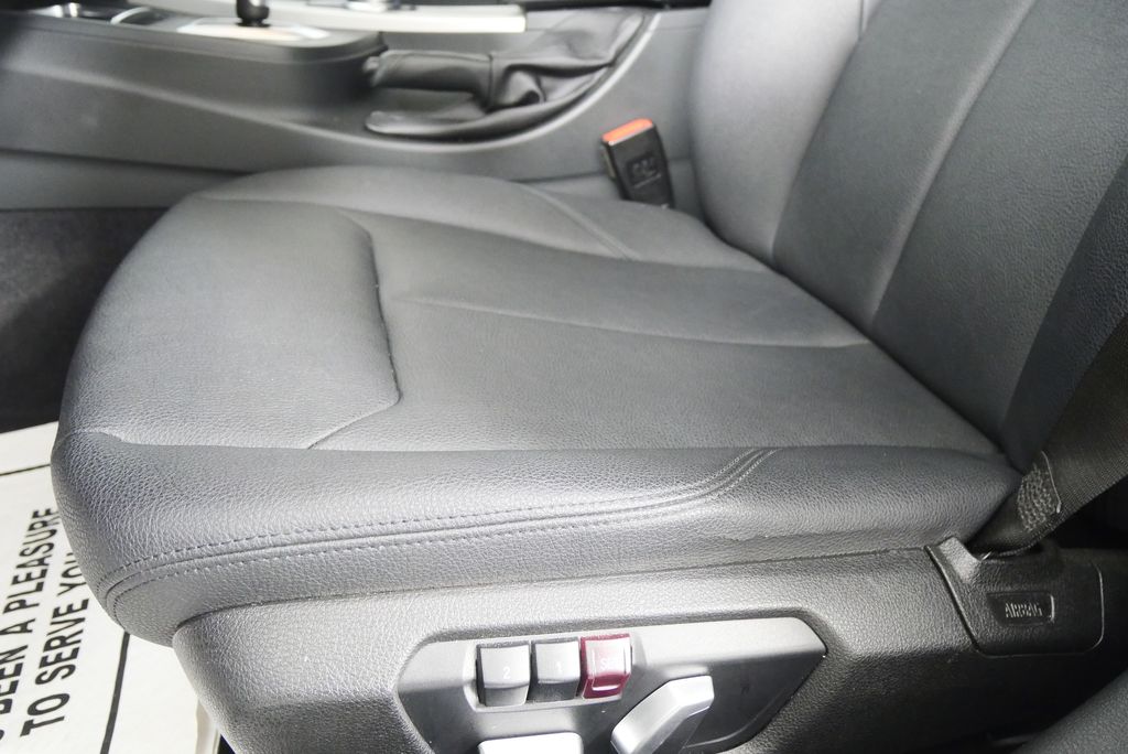 Thumbnail: 2018 BMW 3 Series - 10