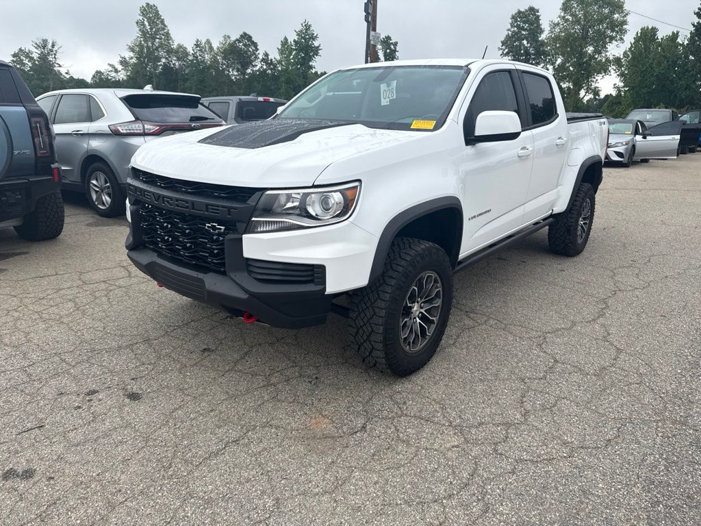 Summit White 2022 Chevrolet Colorado Pickup Truck Four-Wheel Drive 8-Speed Automatic