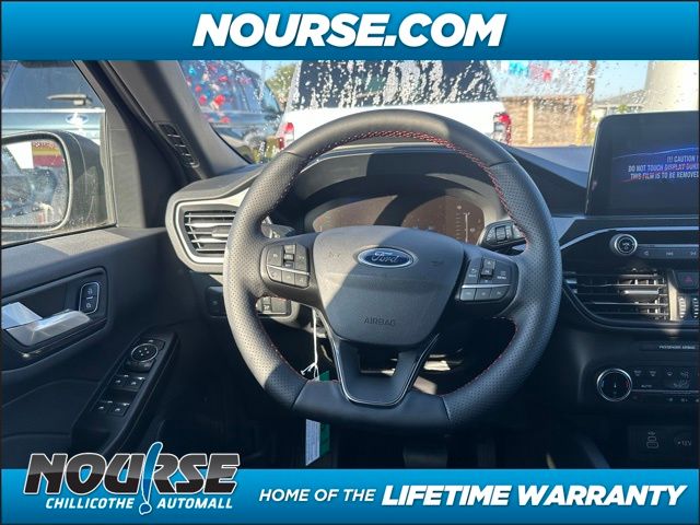 2025 Ford Escape Hybrid ST-Line photo