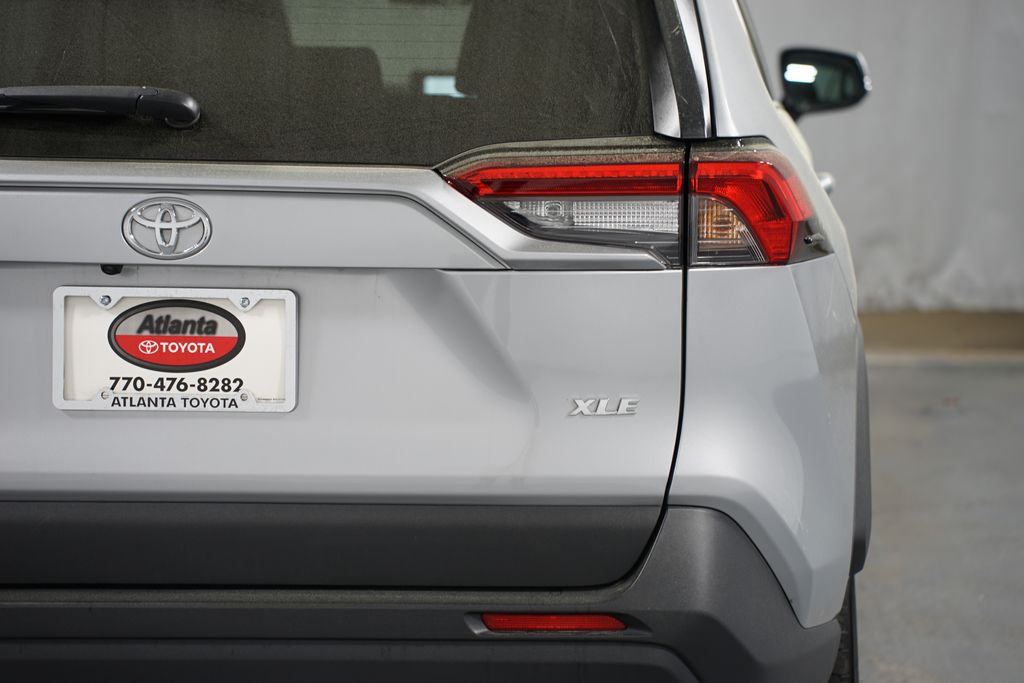 2024 Toyota RAV4 XLE 10